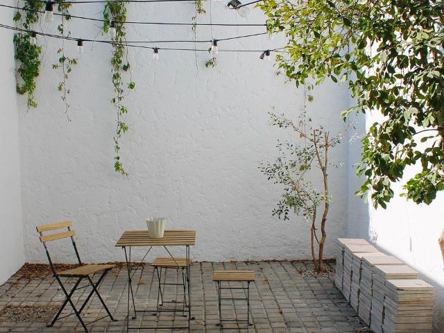casa de dos pisos amueblada en renta en colonia monraz