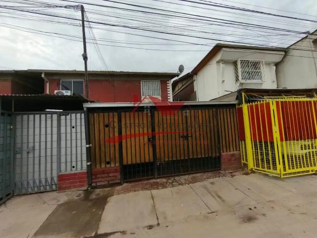 Casa De Dos Pisos Con 2 Dormitorios 1 Baño, Comuna Quilicura
