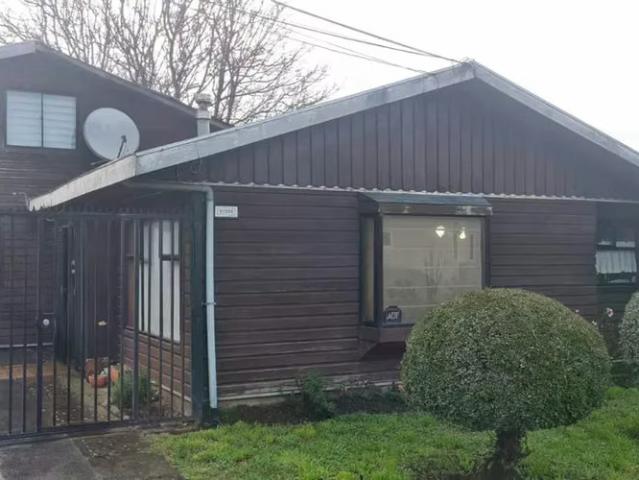 Casa de dos pisos con excelente superficie y un barrio tranquilo | 3 dormitorios por 125000. 00 en Temuco