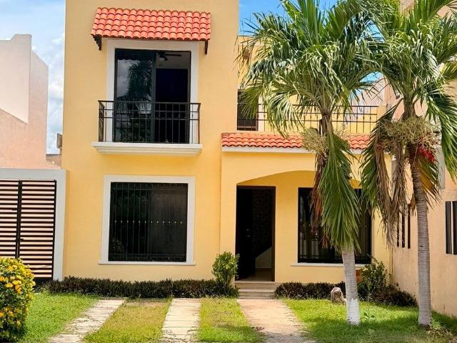 CASA DE DOS PISOS EN VENTA EN EL PONIENTE DE MÉRIDA | HSJ |