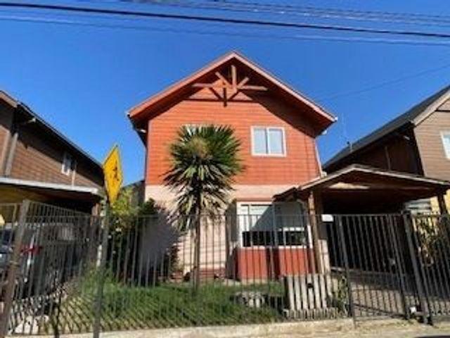 Casa de Dos Pisos, en Villa Valle Alborada