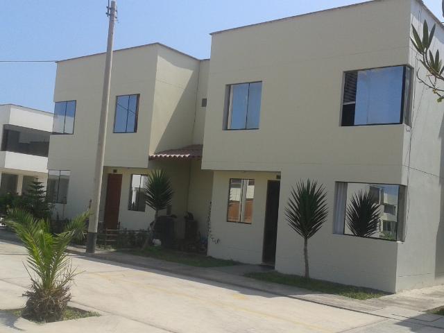 Casa de dos pisos en condominio el paraiso chancay