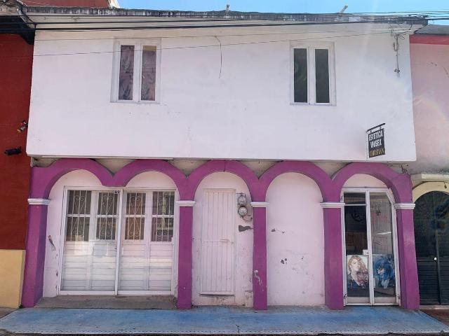 ?Casa De Dos Plantas Con Dos Locales Comerciales, Zona Centro, En Venta En San C