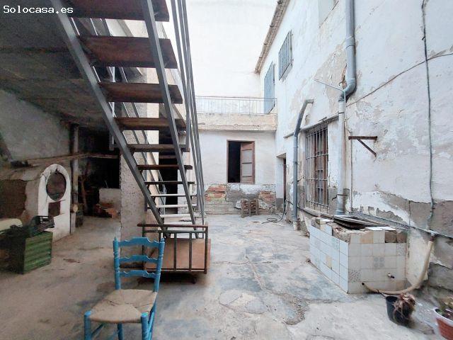 Casa de dos plantas en Beniajan