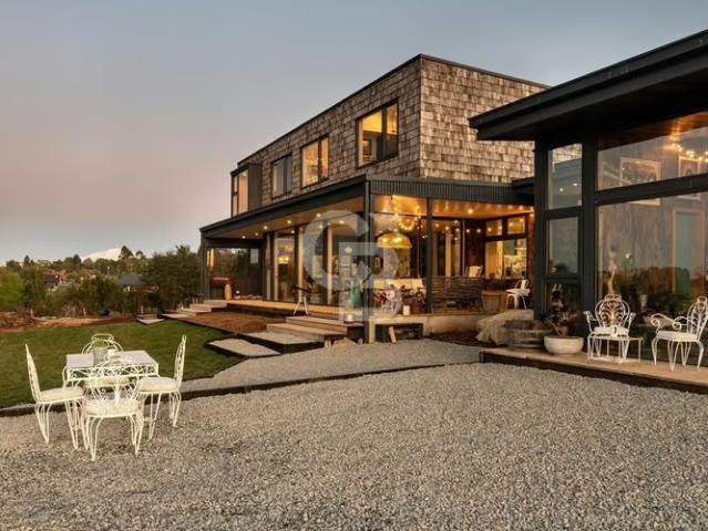 Casa de ensueño con amplios espacios y ubicación ideal. 7 dormitorios por 21900.00 en Puerto Varas