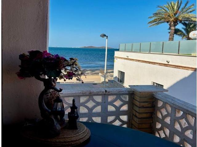 ¡Casa de ensueño de varios niveles junto a la playa a solo 50 metros de Playa del Mar Menor!