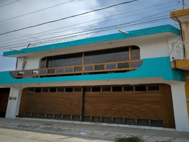 CASA DE ENTEGA INMEDIATA EN PORFIRIO GAYTAN, JUAN JOSE RIOS III, VILLA DE ALVAREZ, COLIMA