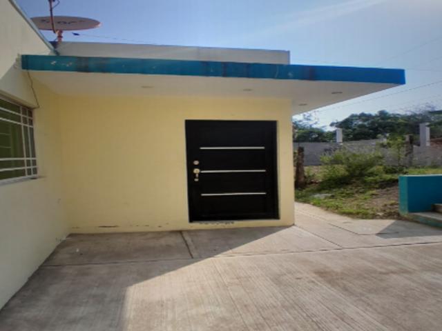CASA DE ENTREGA INMEDIATA EN MANUEL AVILA CAMACHO, COL. SANTA FE, TANTOYUCA, VERACRUZ