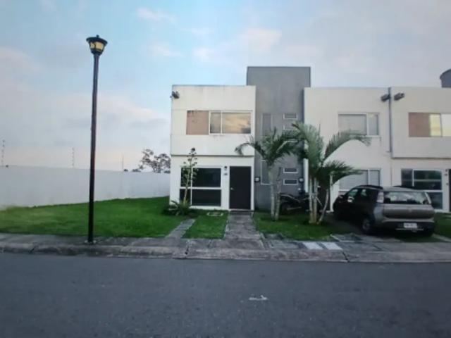 CASA DE ENTREGA INMEDIATA EN AVENIDA 43, CORDOBA, VERACRUZ