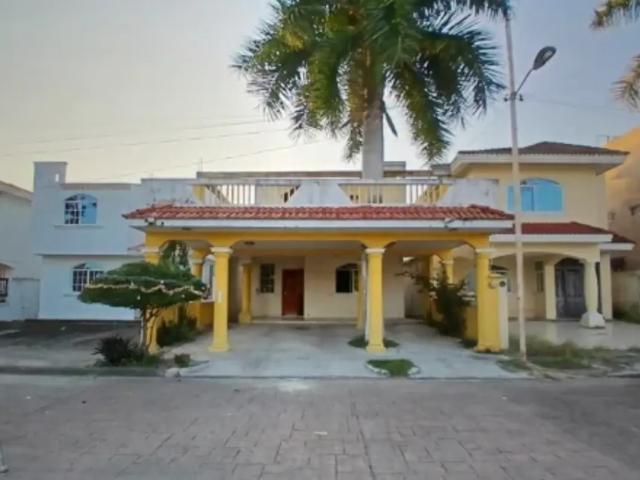 CASA DE ENTREGA INMEDIATA EN AVENIDA POPOCATEPETL, COL. LAS VEGAS,POZARICA VERACRUZ