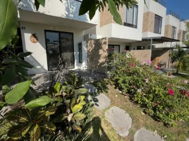 CASA DE ENTREGA INMEDIATA EN BLVD. MAR MEDITERRANEO, COL. ATLACHOALAYA, XOCHITEPEC, MORELOS