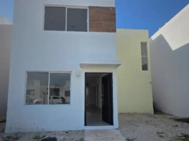 CASA DE ENTREGA INMEDIATA EN CALLE 69, LAS PALMAS, KANASIN, YUCATAN