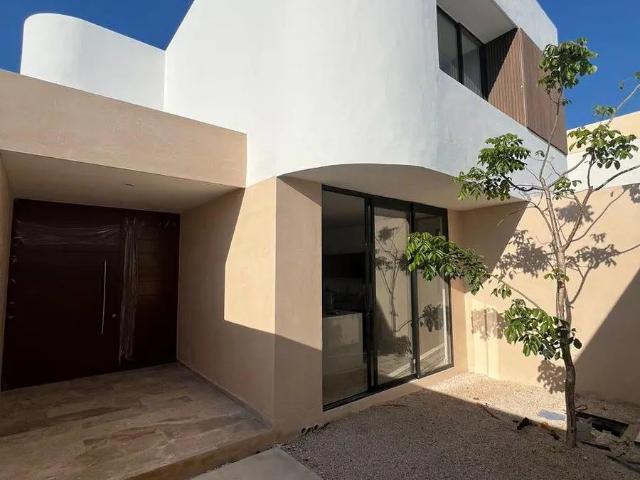CASA DE ENTREGA INMEDIATA EN CONKAL
