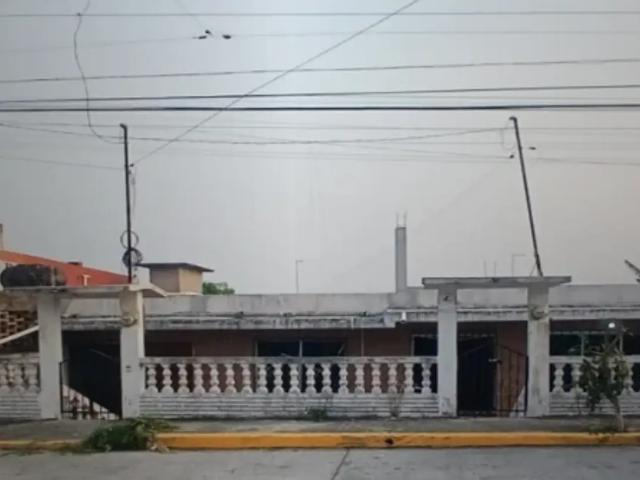 CASA DE ENTREGA INMEDIATA EN PROFESOR ENRIQUE C. REBSAMEN, COL LAS FLORES, TUXPAN