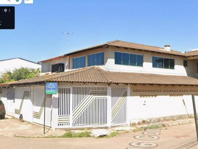 CASA DE ESQUINA COM ÁREA DE LAZER SAMAMBAIA SUL QR 516