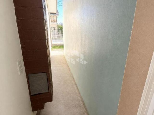 Casa de Esquina com 03 dormitórios Amplo Pátio e Localização Privilegiada Próximo a Escolas e Comérc