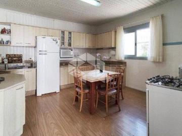 Casa de Esquina com 2 Pavimentos