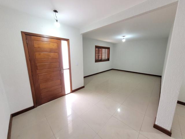 Casa de esquina com 4 dormitórios á no LOCAÇÃO Bairro Hípica