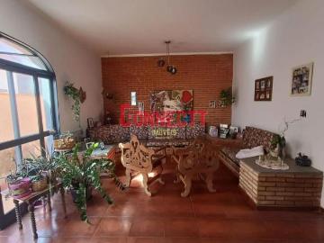 CASA DE ESQUINA COM 4 QUARTOS SENDO 1 SUITE NO BAIRRO LAGOINHA
