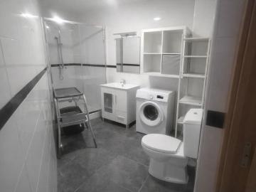 Casa de esquina con 3 viviendas independientes en Huelin Málaga