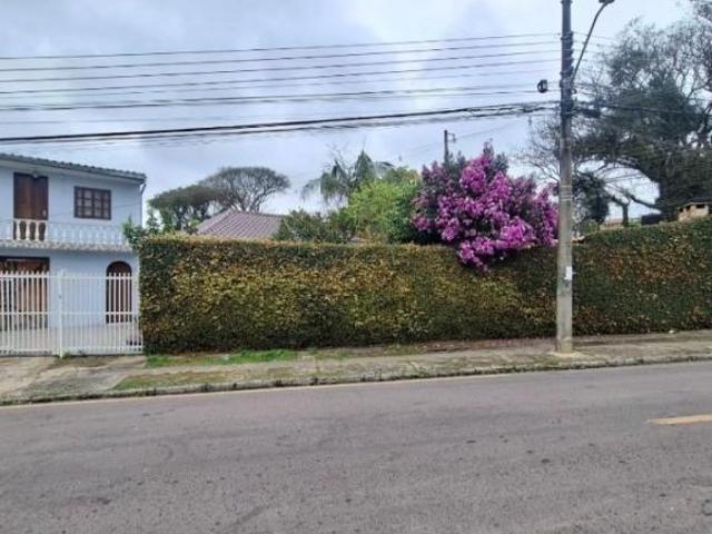 Casa de esquina c/terreno, SÃO DUAS CASAS, com entrada independente no Barreirinha em Curitiba PR