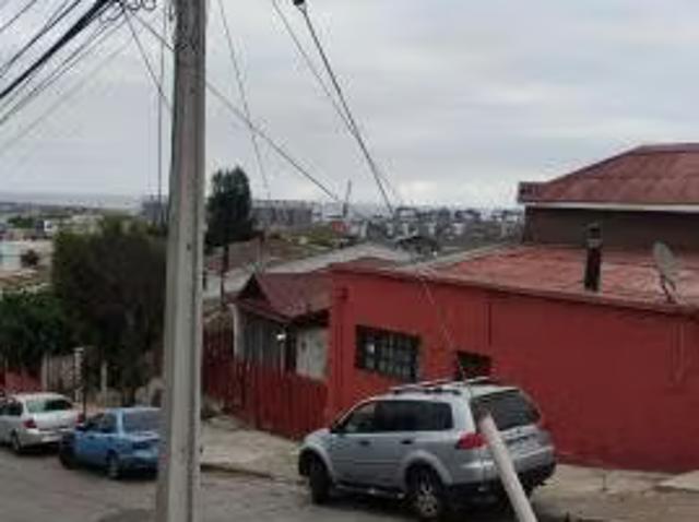 Casa de esquina, amplia sector barrancas | 4 dormitorios por 5800.00 en San Antonio