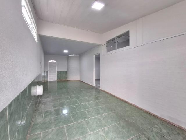 CASA DE ESQUINA ATENDE PERFIS, COMERCIAL OU RESIDENCIAL