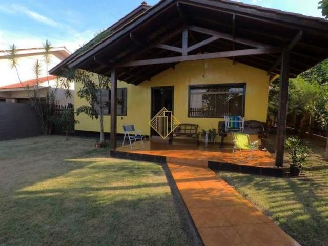Casa de esquina no Centro Marechal Candido Rondon, próximo a prefeitura, colégio