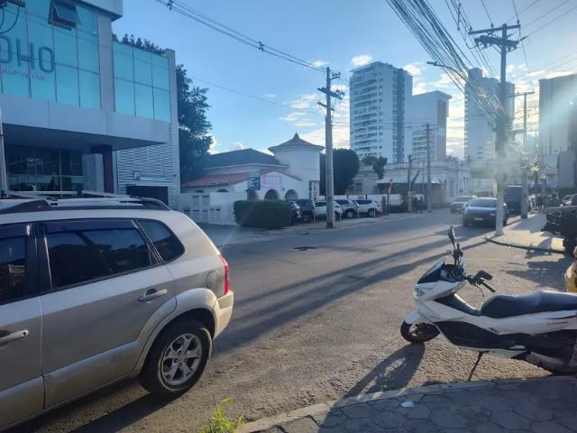 Casa de esquina prox ao Hospital Dr Beda
