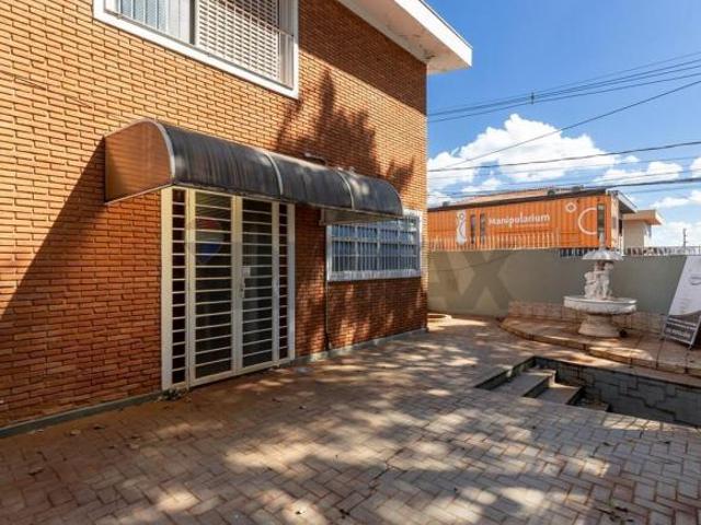 Casa de esquina próxima as av. Presidente Vargas e Independencia 363m² de terreno