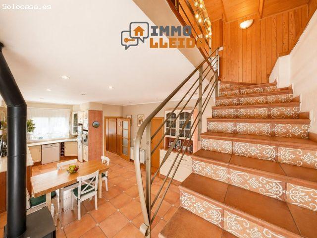 Casa de estilo rústico con patio y mucho encanto en Calaf