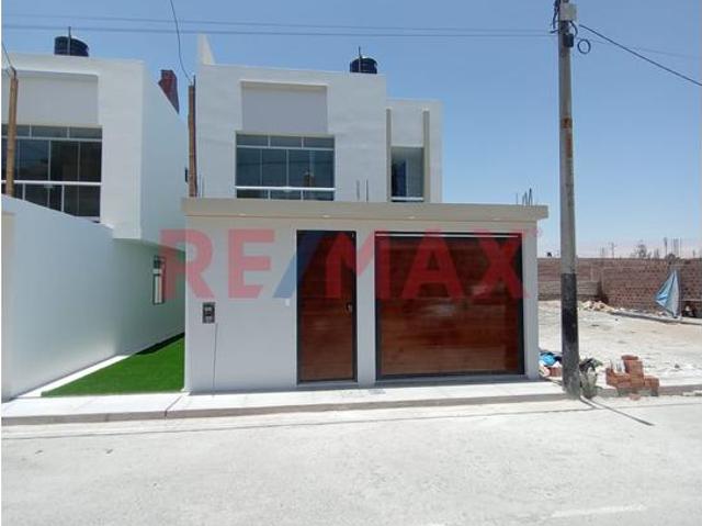 Casa De Estreno En Venta