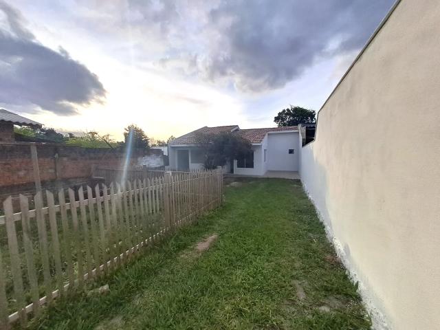 Casa de Fundos com 3 dormitórios para locação, em ótima localização no Bairro Campestre, São Leopol