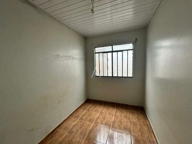 Casa de Fundos para Locação no Santa Felicidade – 2 Quarto e 1 Vaga