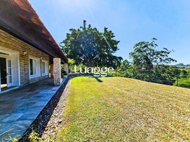 CASA DE FAZENDA DENTRO DA CIDADE