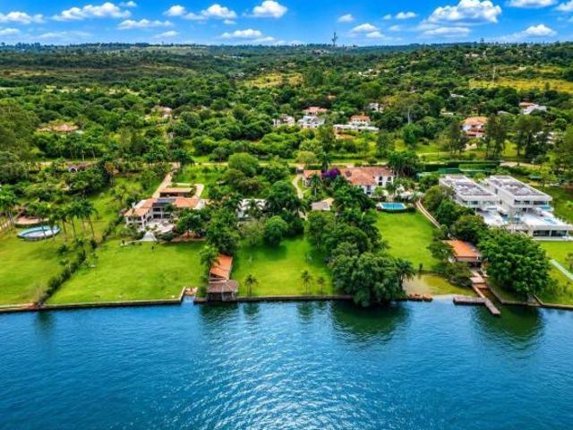 Casa de frente para o Lago Paranoa 4.750,00 m²