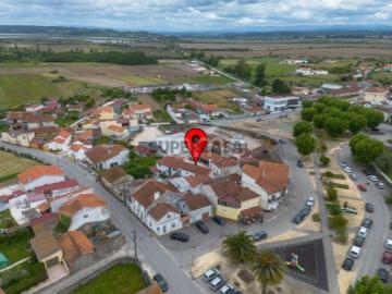Casa de Habitação com Logradouro Fechado Maiorca