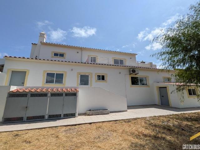 Casa de investimento com 3 quartos em Boliqueime, Algarve. 161m² Boliqueime