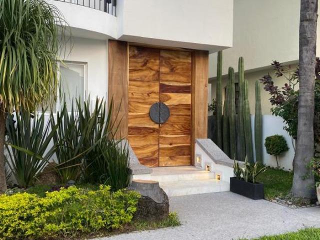 Casa de lujo con departamento, enlace del video de la casa en la descripción