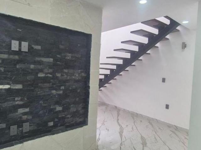 CASA DE LUJO A UNA CUADRA DEL HOSPITAL GENERAL, SAN JUAN DEL RÍO, QRO