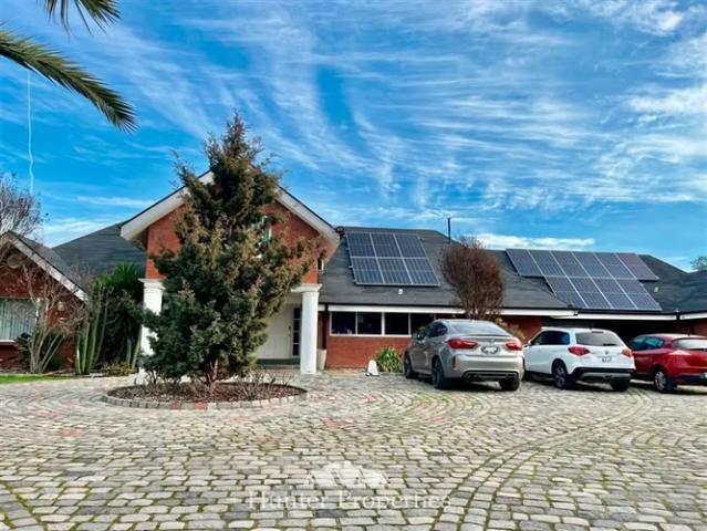 Casa de lujo amplia en venta de 5D 3B. Las brisas de Unihue | 5 dormitorios por 17095.00 en Maule