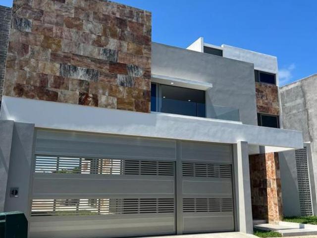 Casa de lujo en Fracc. Playas del Conchal