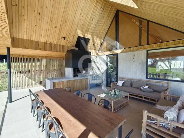 De lujo en Lago Llanquihue, vistas increíbles. 4 dormitorios por 23900.00 en Los Lagos