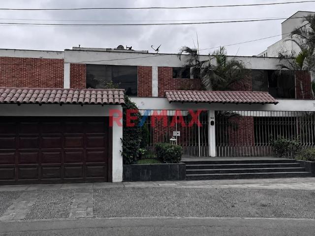 Casa De Lujo En Monterrico Chico | 848 M² De Terreno | Piscina Y Amplios Jardines