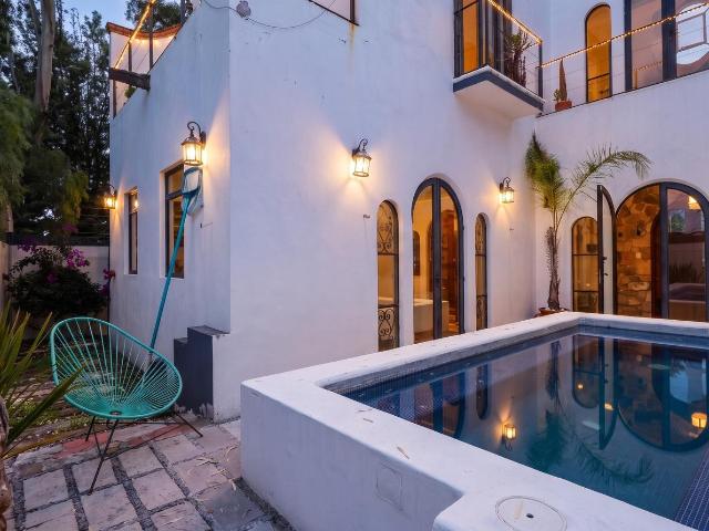 Casa de Lujo en Renta 4 Rec?maras | 4.5 Ba?os | Alberca | Vistas a la Parroquia