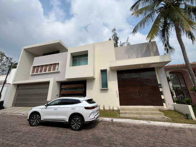 Casa de lujo en Venta, 3 recamaras, alberca, vista al campo de golf. Riviera Veracruz