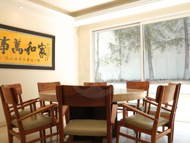 Casa de lujo en venta con gran jard?n, 4 rec?maras y m?s de 900 m? de espacio | Interlomas