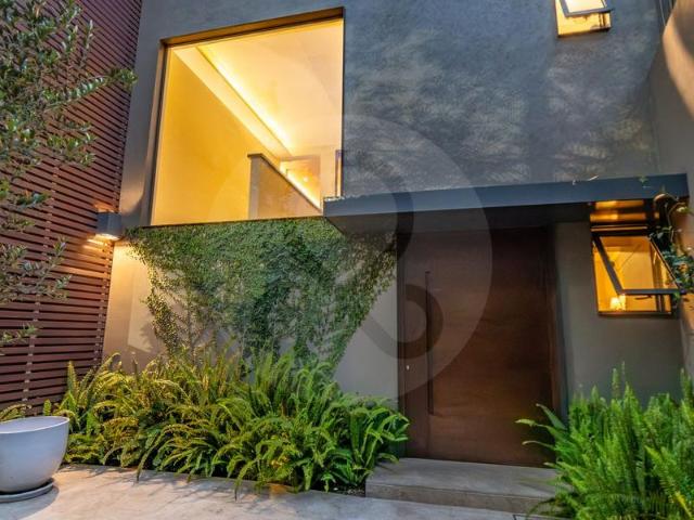 Casa de Lujo en Venta con Jard?n, Terraza y 4 Rec?maras con Ba?o