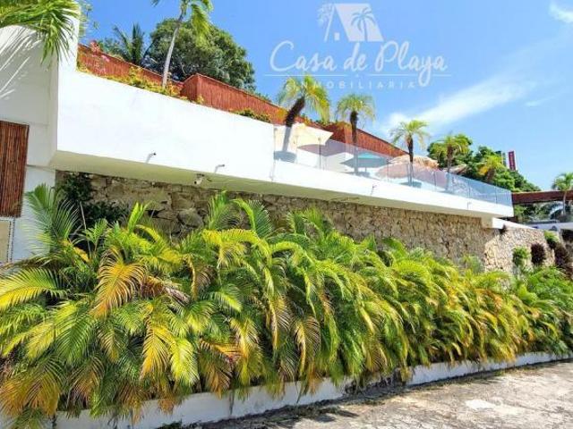 CASA DE LUJO EN VENTA CON VISTA ESPECTACULAR LOMAS DEL MARQUES