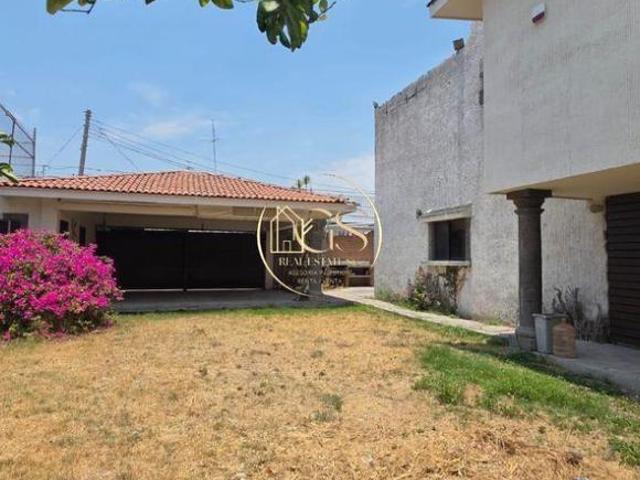 CASA DE LUJO EN VENTA ARBOLEDAS 1RA SECC CELAYA